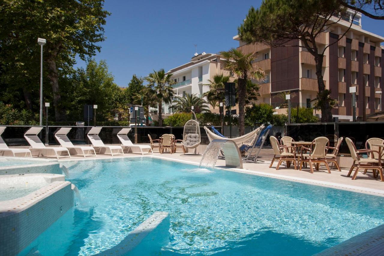 Hotel Diamond Riccione Esterno foto