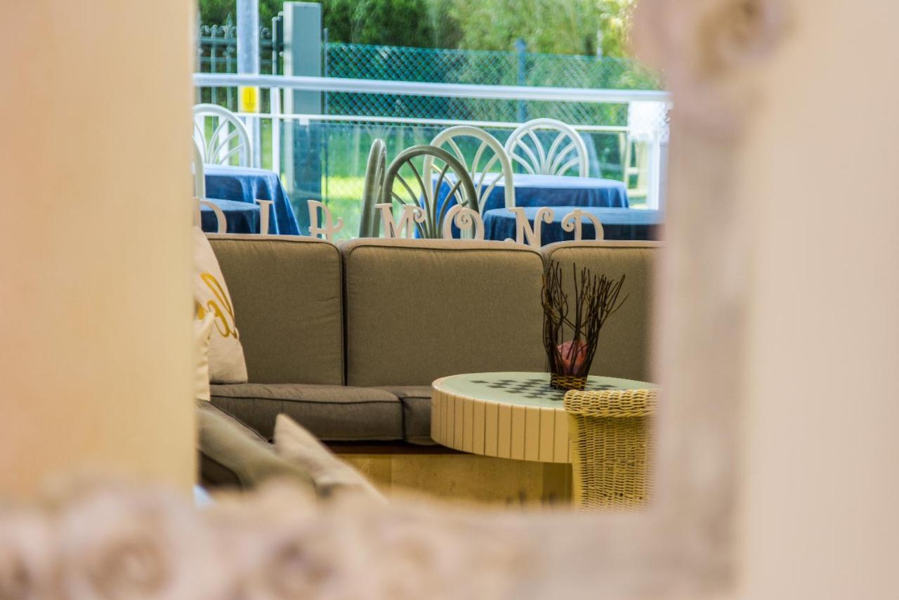 Hotel Diamond Riccione Esterno foto